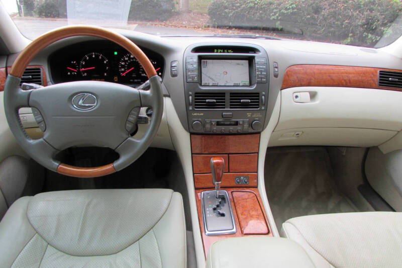 2003 Lexus LS 430 photo 19