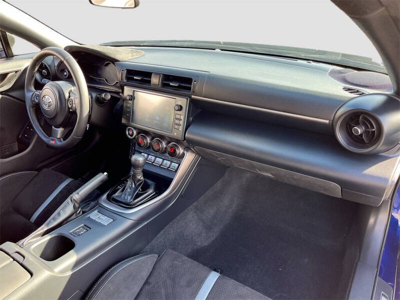 2024 Toyota GR86 Premium