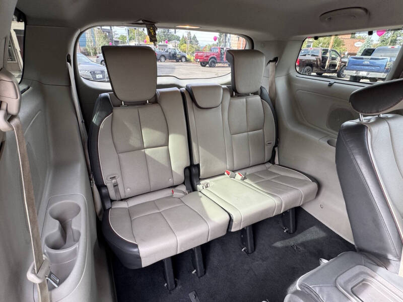 2017 Kia Sedona LX