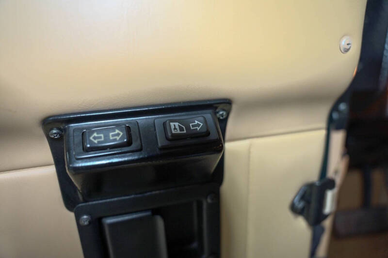 1998 AM General Hummer Hard Top