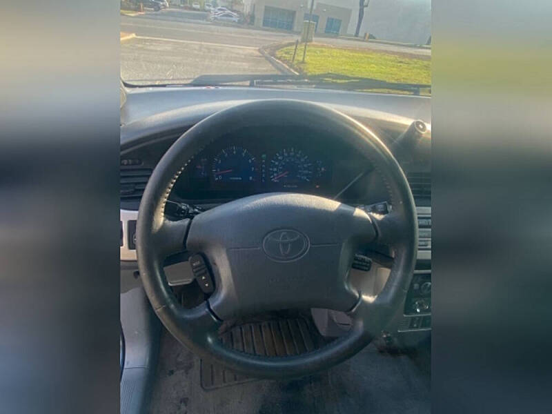 2003 Toyota Sienna XLE