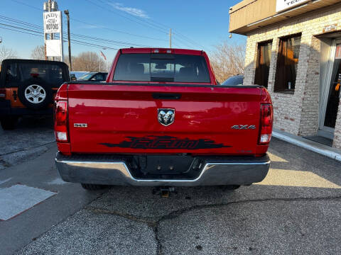 2016 RAM 1500 SLT