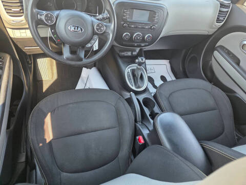 2016 Kia Soul +