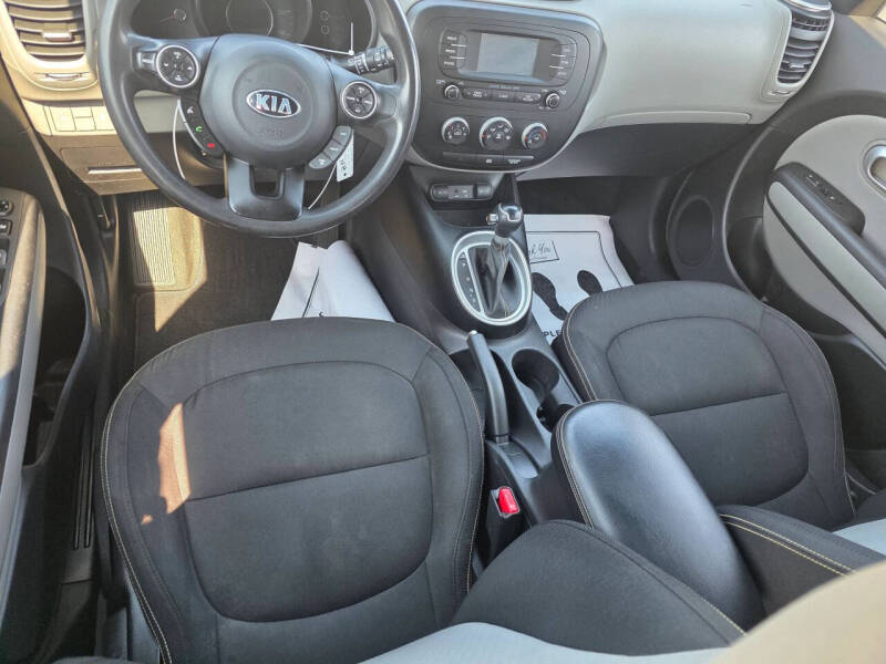 2016 Kia Soul +