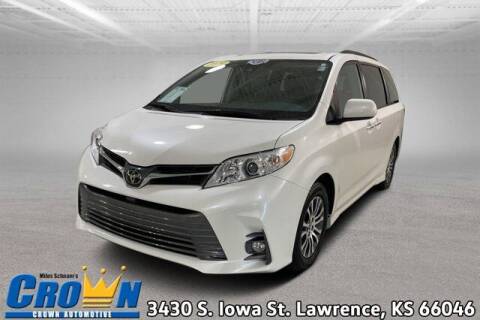 2020 Toyota Sienna for sale at Crown Automotive of Lawrence Kansas in Lawrence KS