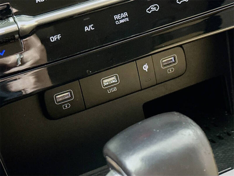 2022 Kia Carnival EX