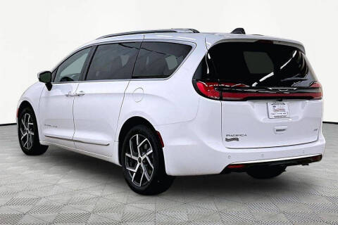 2027 Chrysler Pacifica Pinnacle