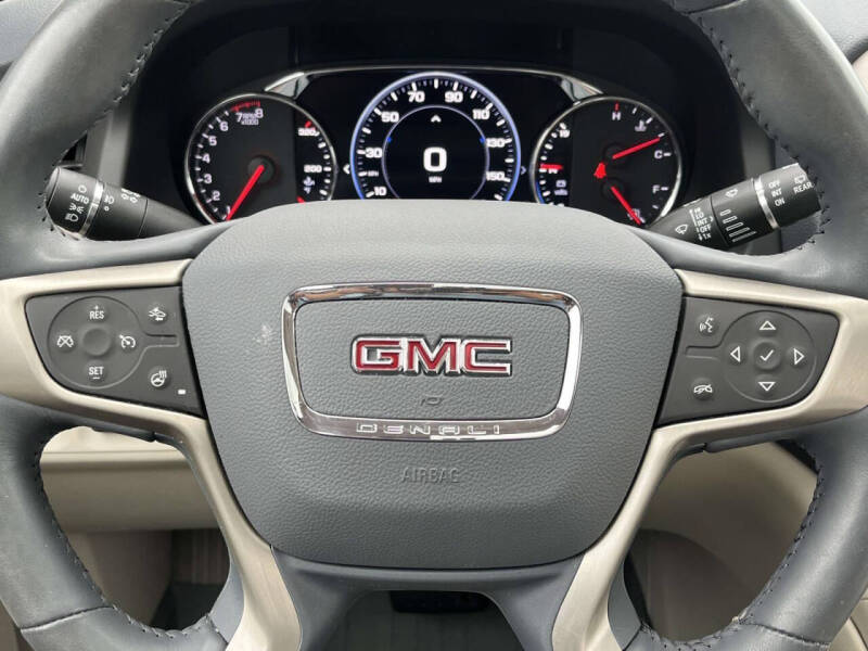 2022 GMC Acadia Denali