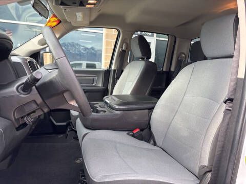 2024 RAM 1500 Classic SLT