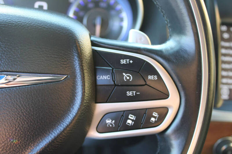 2017 Chrysler 300 C Platinum