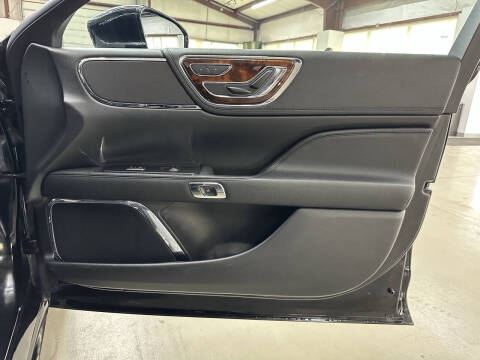 2017 Lincoln Continental Select