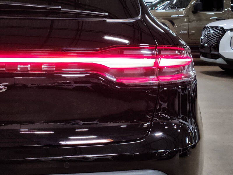 2022 Porsche Macan S