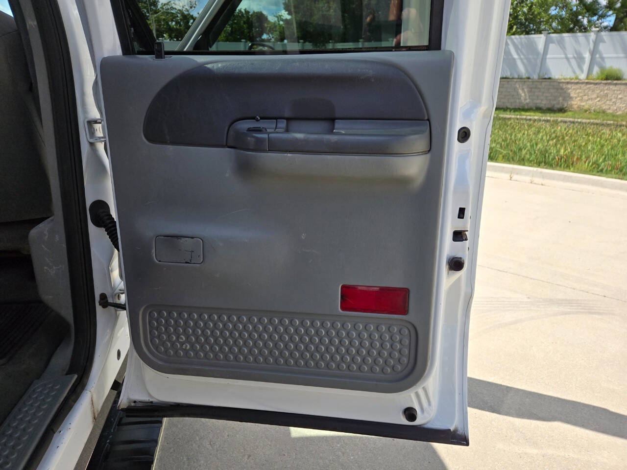 2004 Ford F-550 Super Duty 62