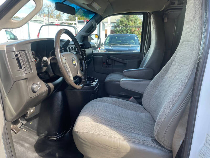 2017 Chevrolet Express 2500