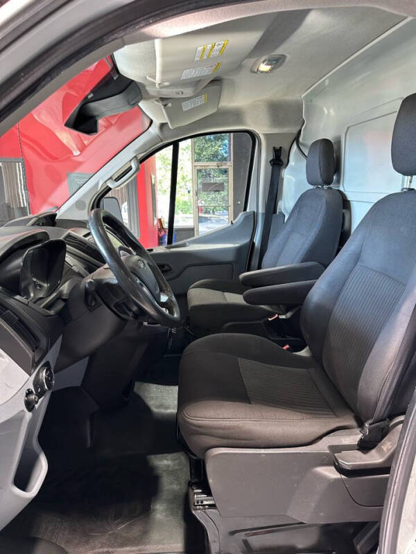 2015 Ford Transit Base photo 10