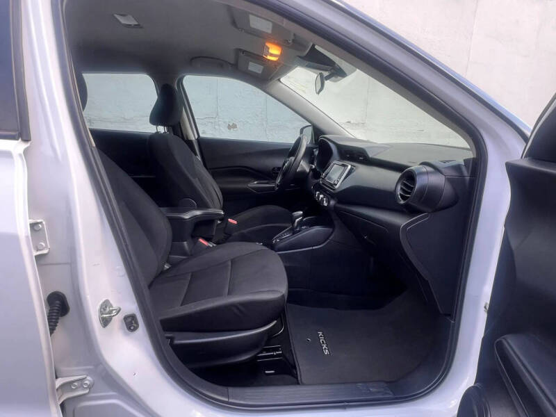 2023 Nissan Kicks S