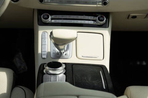 2022 Genesis G90