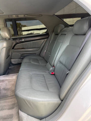 1997 Lexus LS 400 Coach