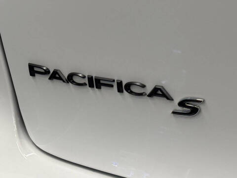2027 Chrysler Pacifica Limited