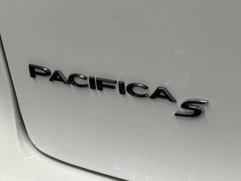 2027 Chrysler Pacifica Limited
