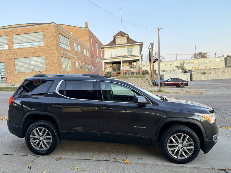 2017 GMC Acadia SLE-2