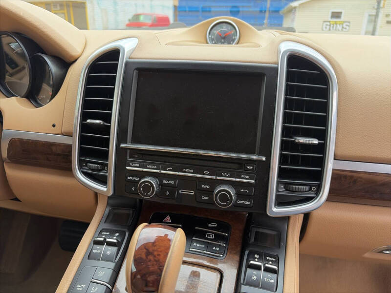 2014 Porsche Cayenne Platinum