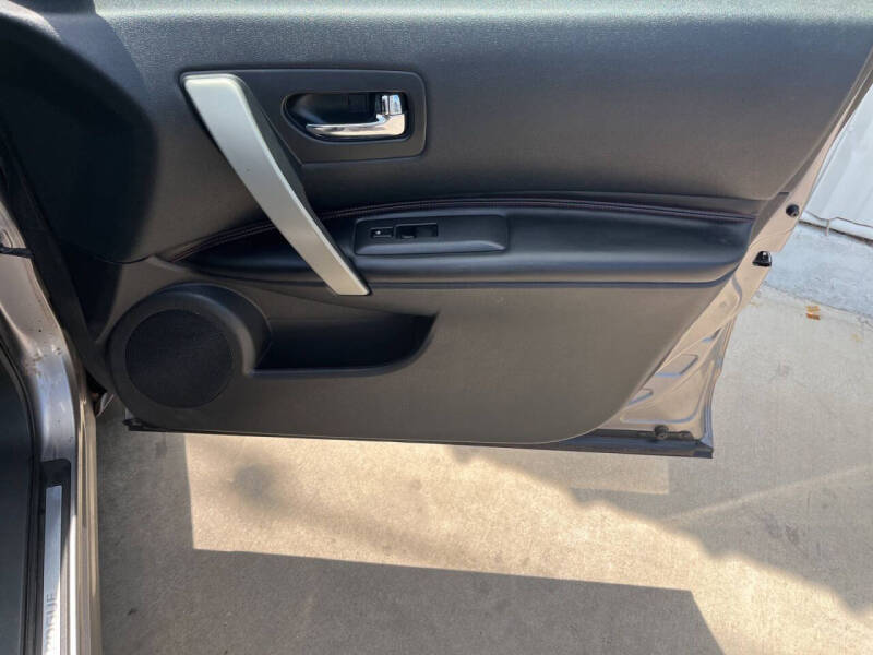 2011 Nissan Rogue SV