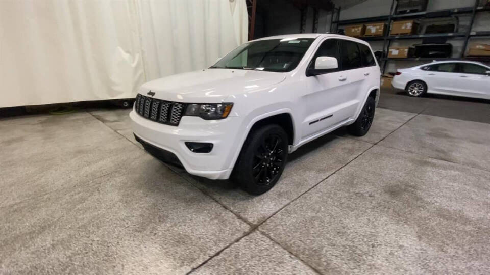 2021 Jeep Grand Cherokee for sale at Victoria Auto Sales in Victoria, MN