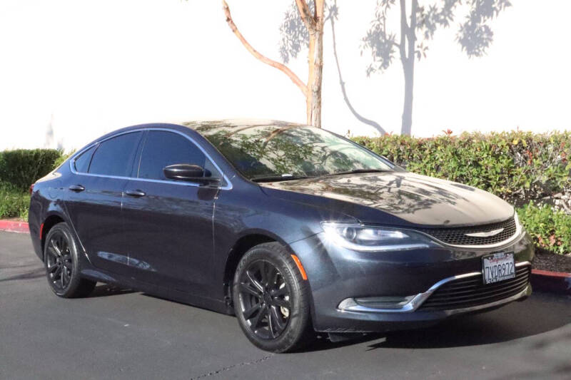 2016 Chrysler 200 Limited's photo