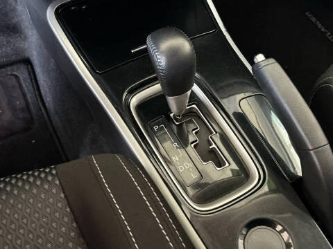 2017 Mitsubishi Outlander ES