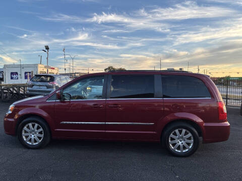 2016 Chrysler Town and Country Touring