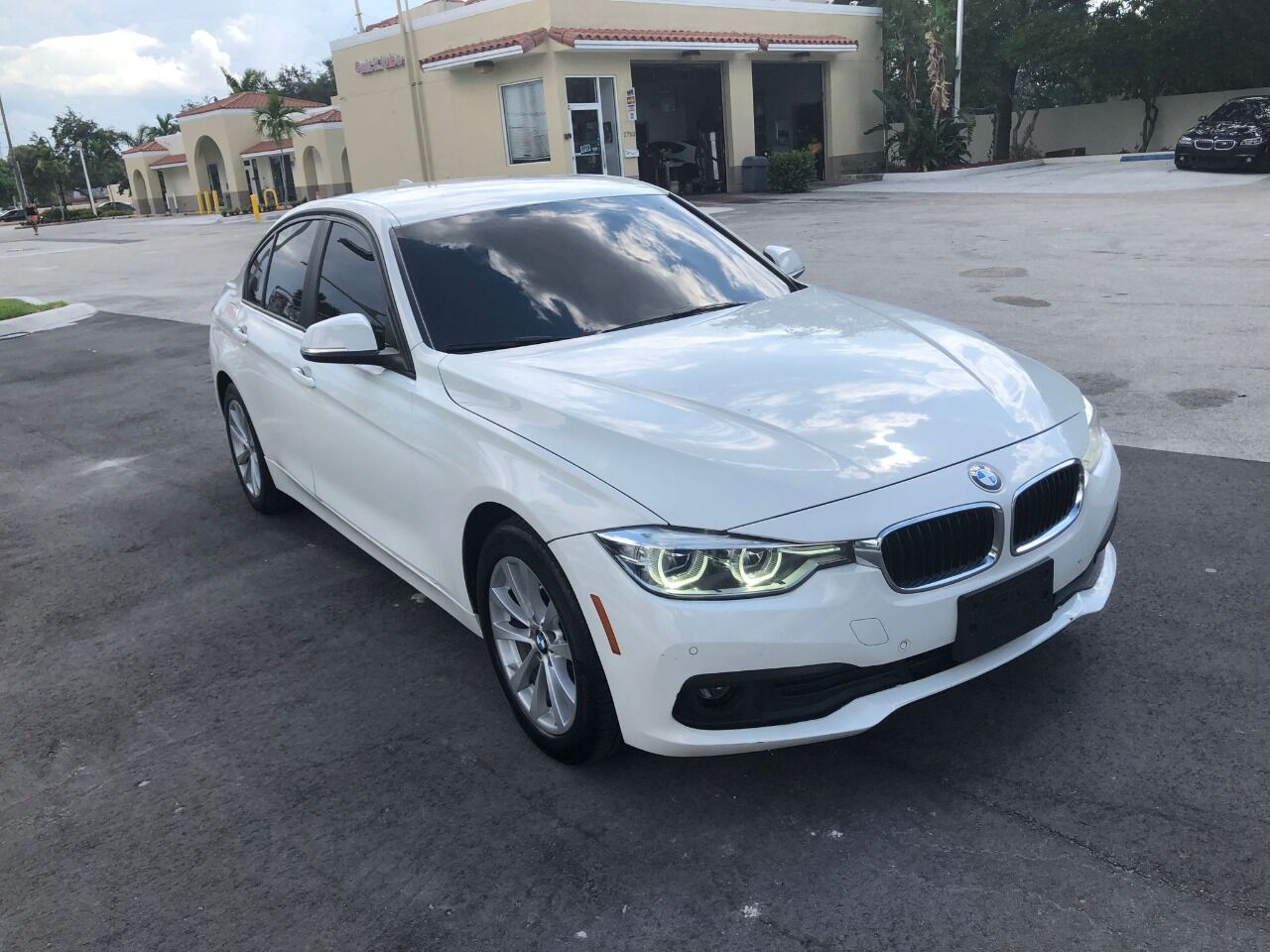 2018 BMW 320i Sedan - $17,850