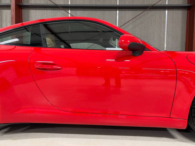 2018 Porsche 911 Carrera