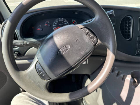 2002 Ford E-Series E-350 SD