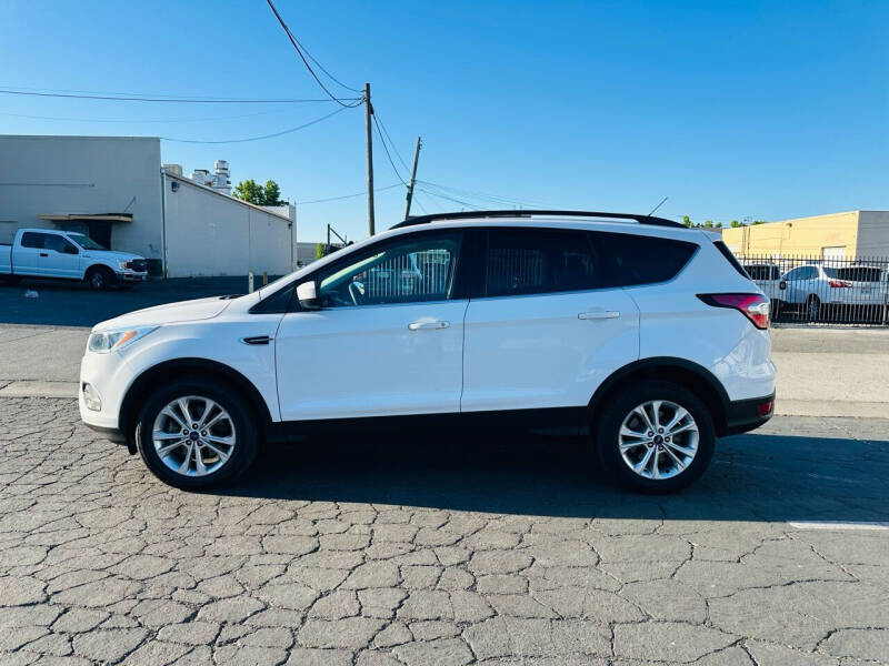 2018 Ford Escape SE photo 9