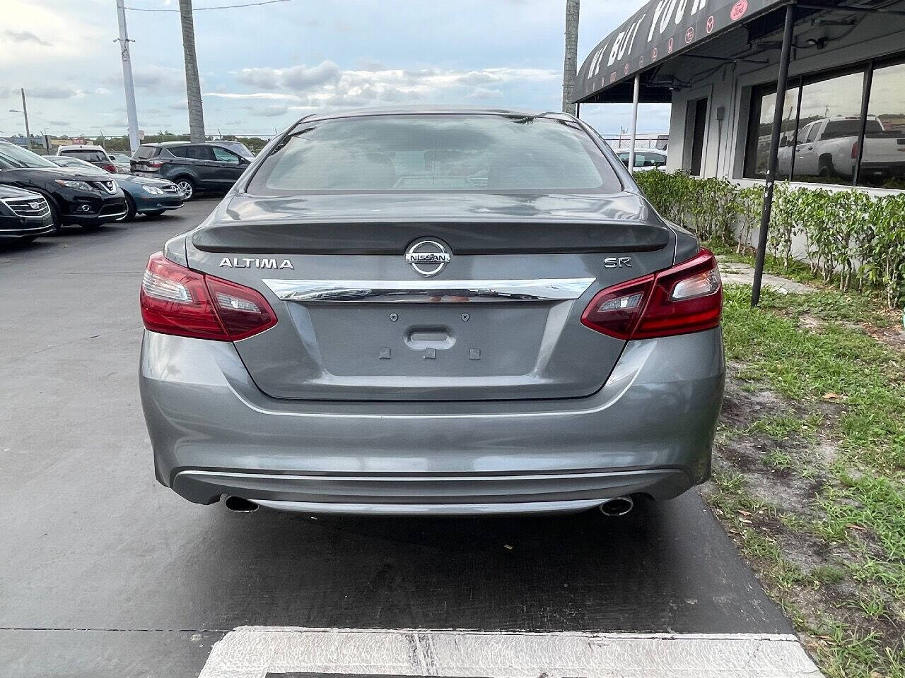 2017 Nissan Altima Sedan - $11,900