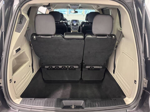 2016 Chrysler Town and Country Limited