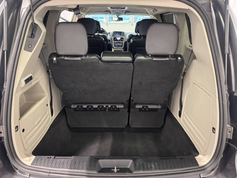 2016 Chrysler Town and Country Limited