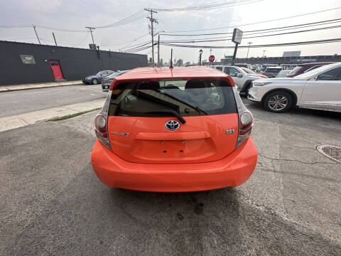 2014 Toyota Prius c Three