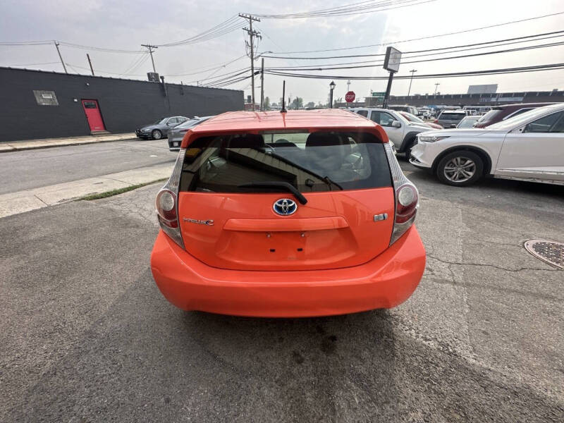 2014 Toyota Prius c Three