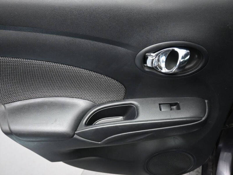 2015 Nissan Versa 1.6 SV