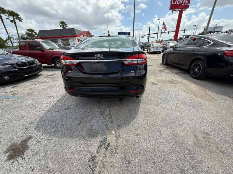 2017 Ford Fusion SE