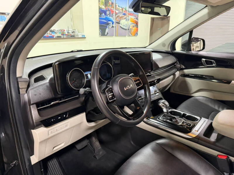 2023 Kia Carnival EX