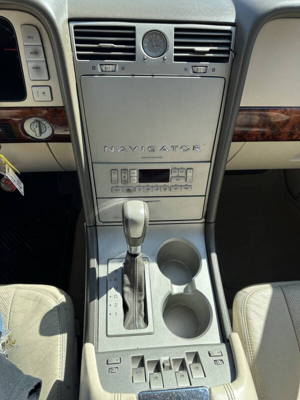 2004 Lincoln Navigator Luxury