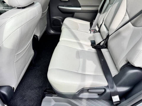 2014 Toyota Prius v Two