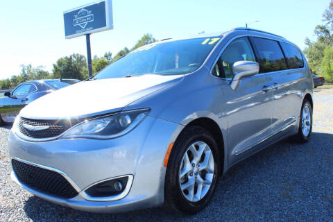 2017 Chrysler Pacifica Touring-L Plus