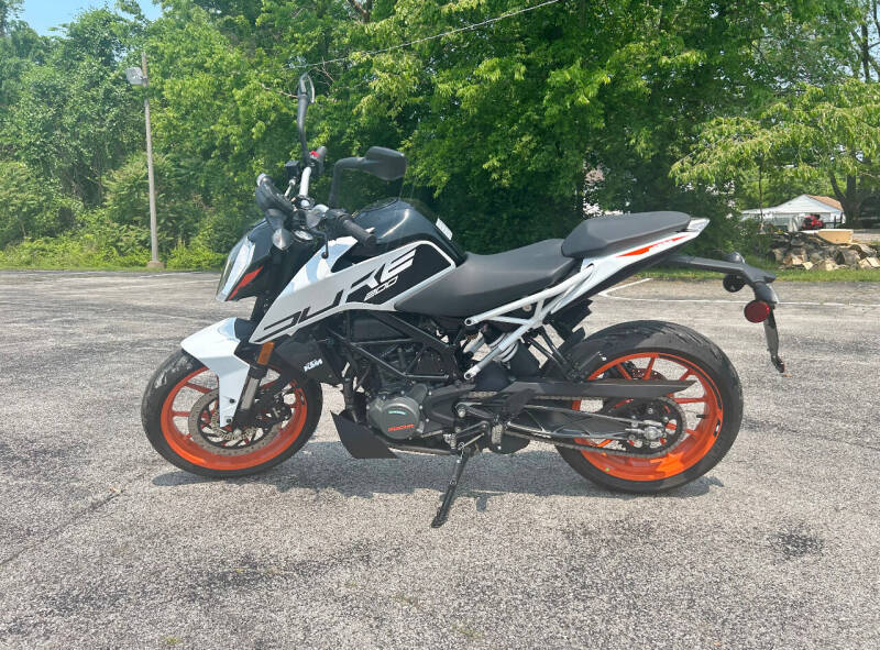 2022 KTM DUKE 200