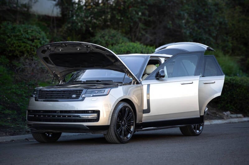 2023 Land Rover Range Rover SE photo 16