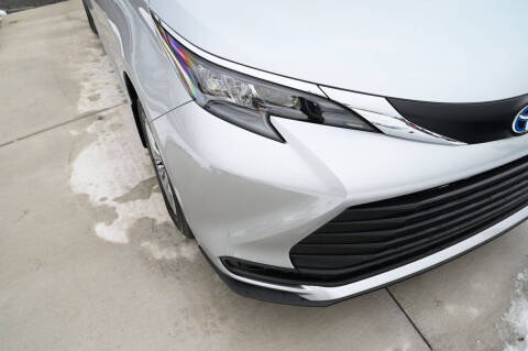 2025 Toyota Sienna XLE 8-Passenger