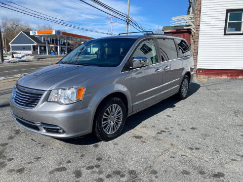 2013 Chrysler Town and Country for sale in Norwich, CT